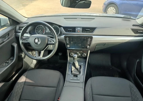 Skoda Superb cena 69000 przebieg: 80400, rok produkcji 2017 z Serock małe 121